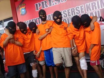 Tujuh Perampok 3 Kg Emas Diringkus, Satu Bertangan Buntung dan Kaki Pincang